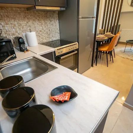 Kate's Luxury With Private Parking Apartment