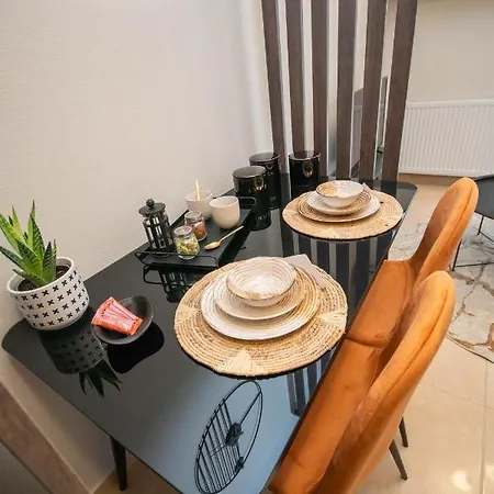 Kate's Luxury With Private Parking Volos