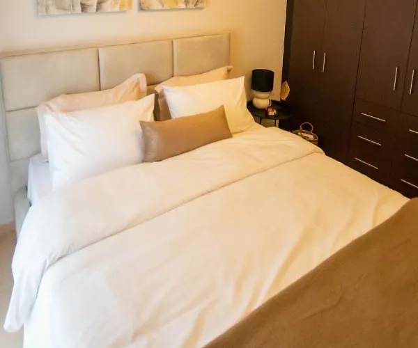 Apartamento Kate's Luxury With Private Parking *